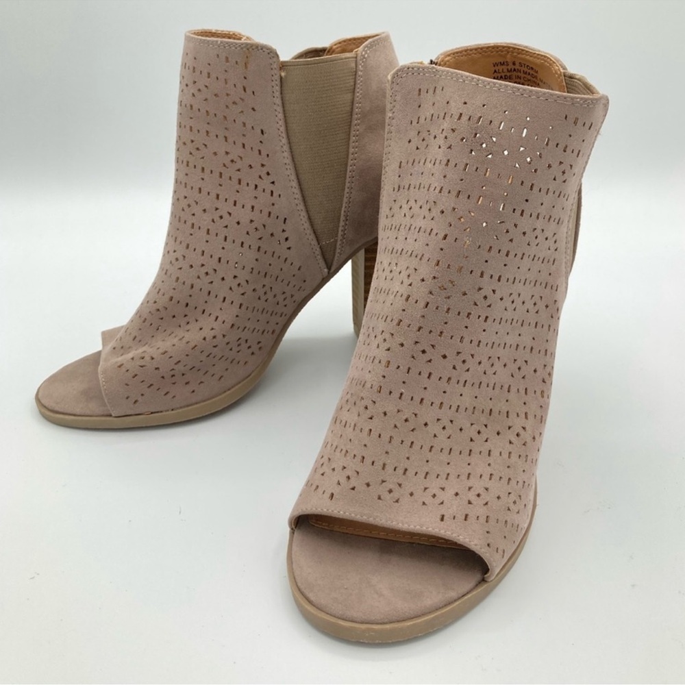 New Directions Taupe peep toe boots